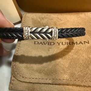 CHEVRON BRACELET
Black Rubber with Diamonds and Sterling Silver, 6mm